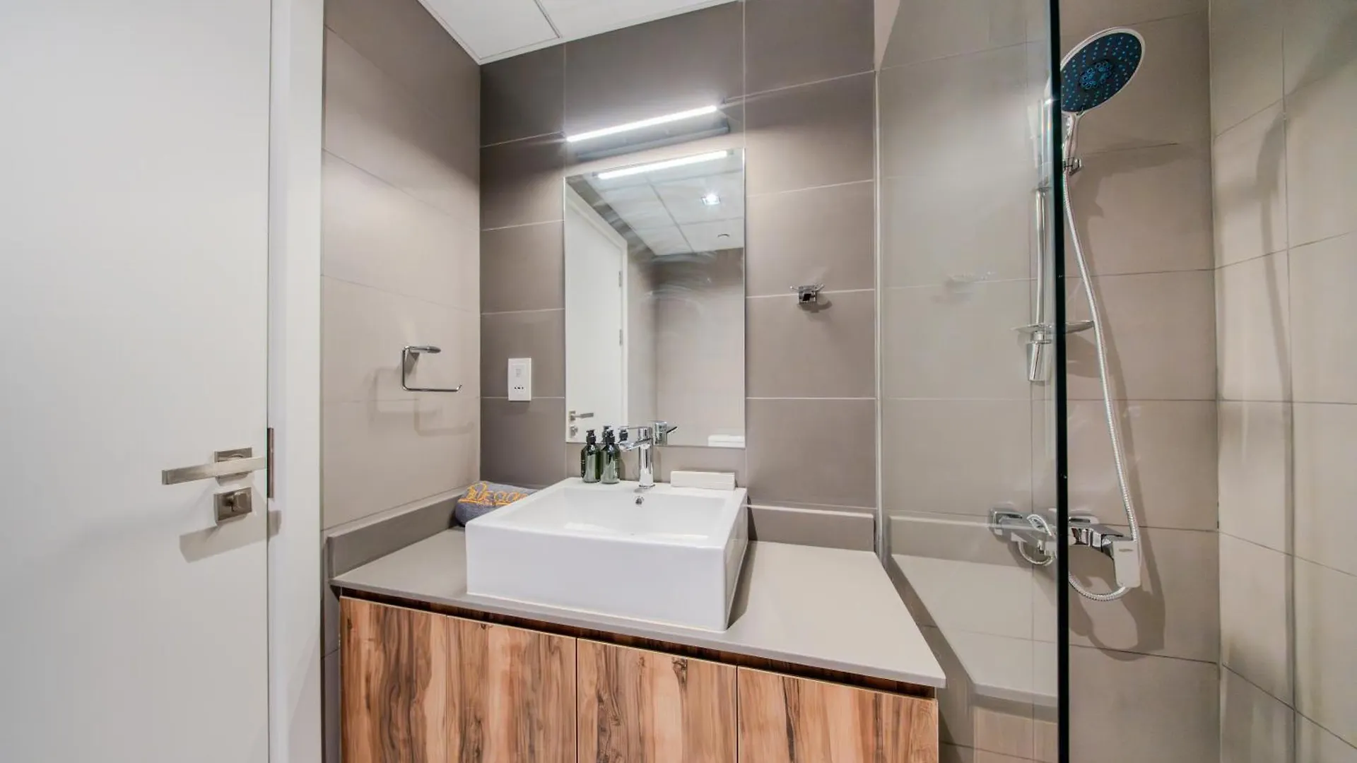 1Br The Artists Home By Bluecloud Holidays Sharjah