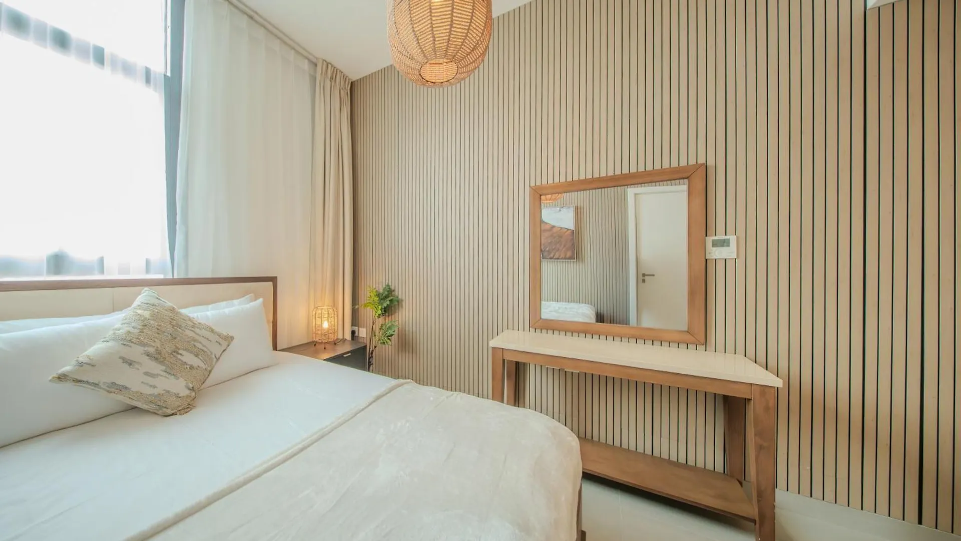 1Br The Artists Home By Bluecloud Holidays Sharjah