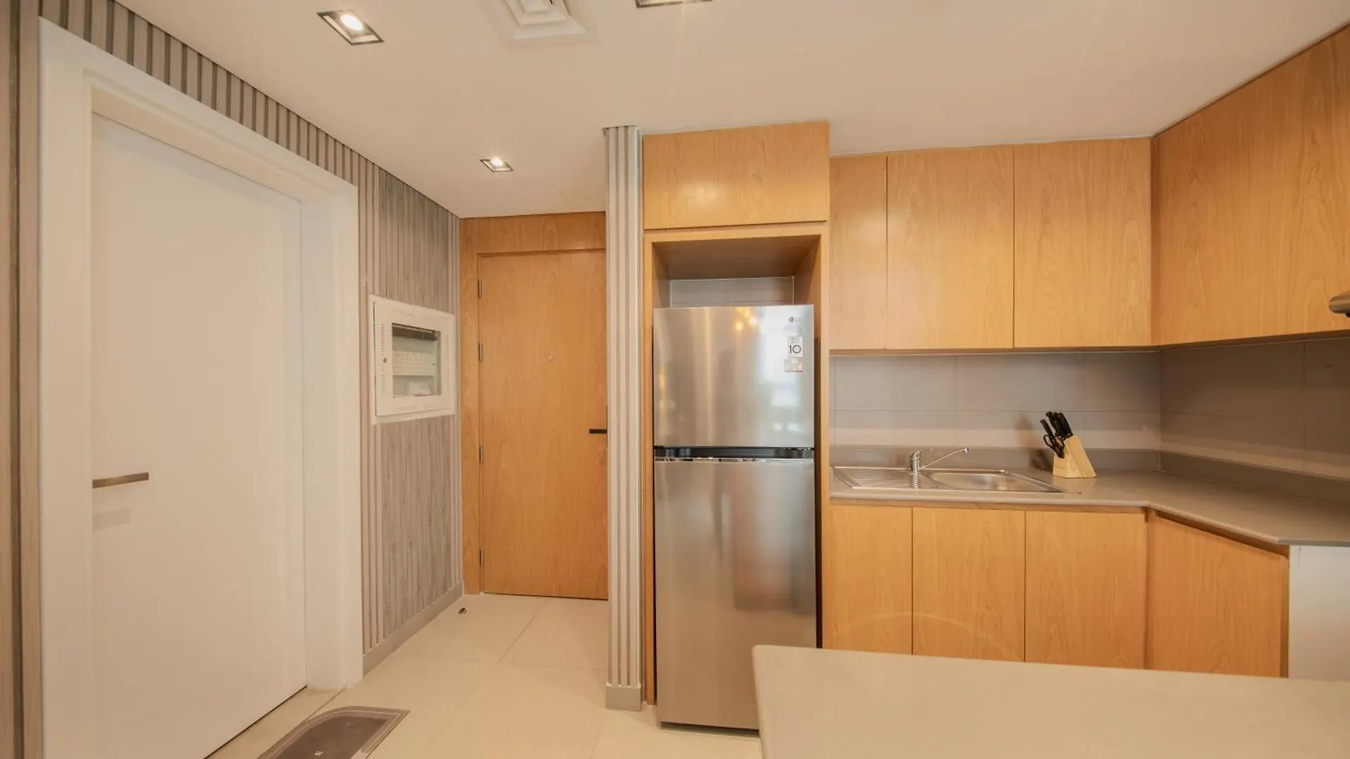 Apartment 1Br The Artists Home By Bluecloud Holidays Sharjah