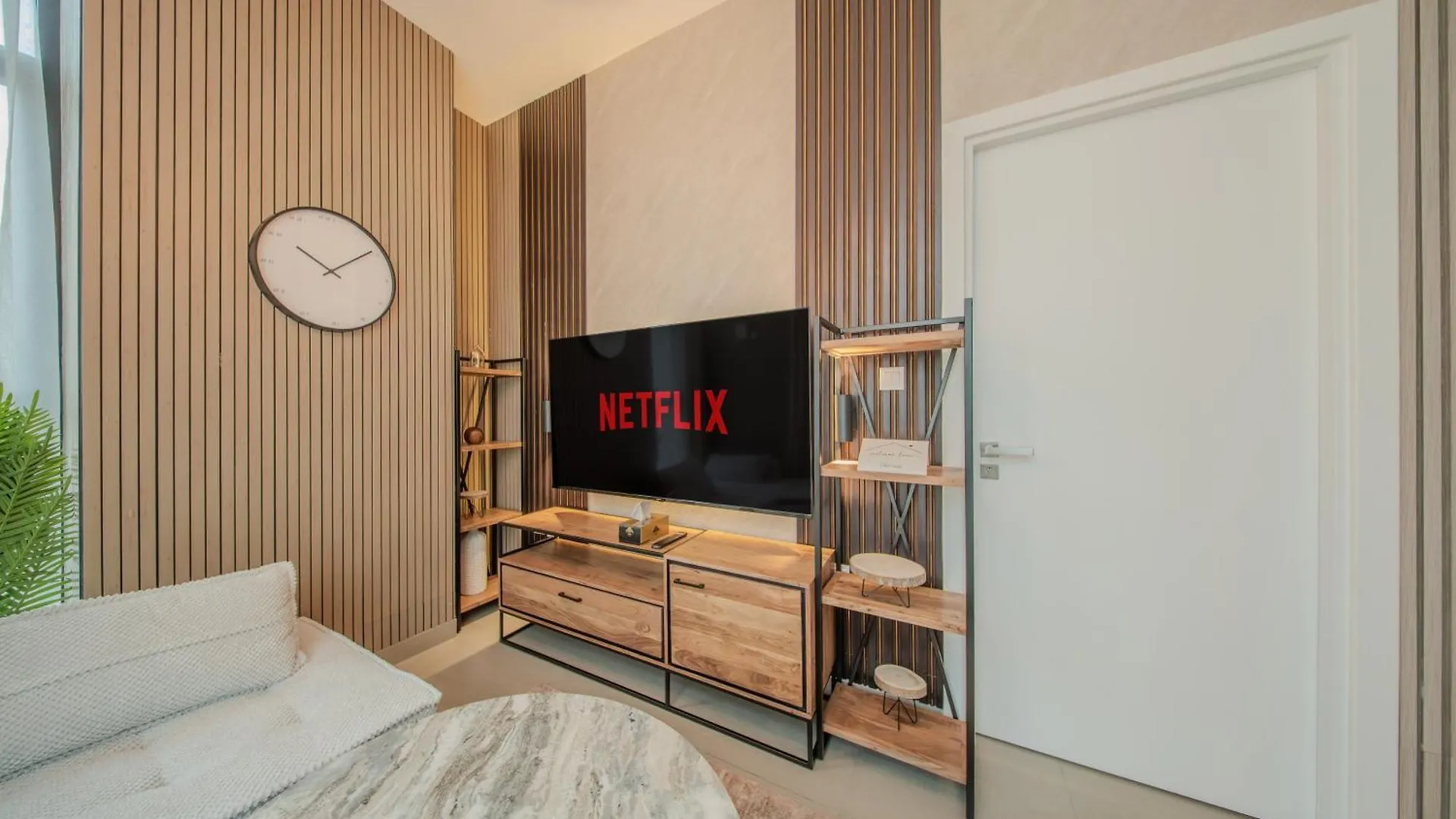 1Br The Artists Home By Bluecloud Holidays Sharjah 0*,